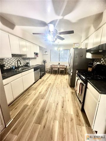 106 Edison Glen Terrace 106, Edison, NJ 08837