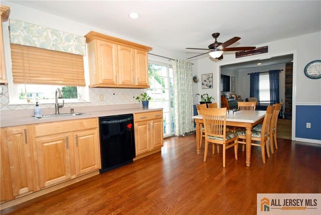 23 10th Street, Monroe, NJ 08831