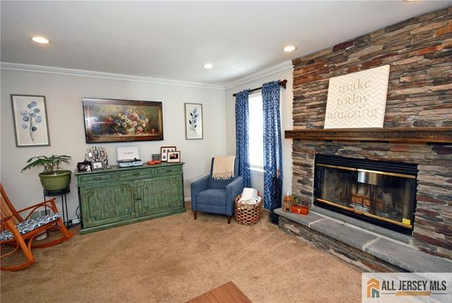 23 10th Street, Monroe, NJ 08831