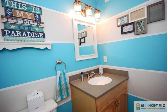 23 10th Street, Monroe, NJ 08831