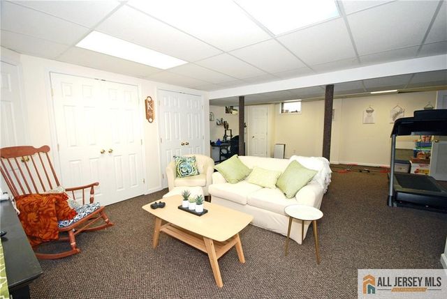 23 10th Street, Monroe, NJ 08831