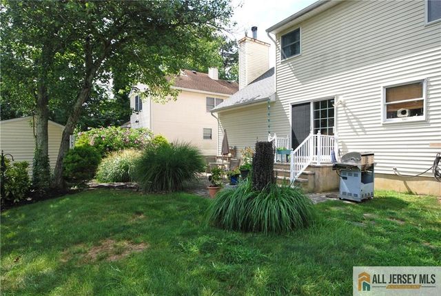 23 10th Street, Monroe, NJ 08831