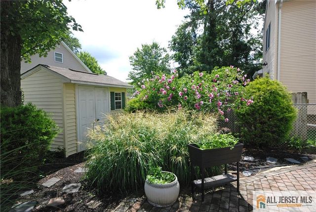 23 10th Street, Monroe, NJ 08831