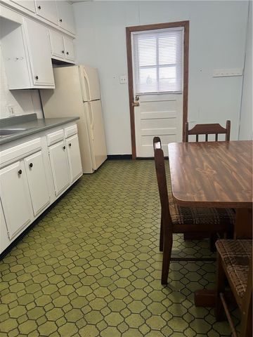 311 Sunset, Lower Burrell, PA 15068