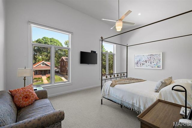 7526 Washington Avenue, University City, MO 63130