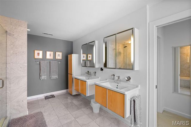 7526 Washington Avenue, University City, MO 63130