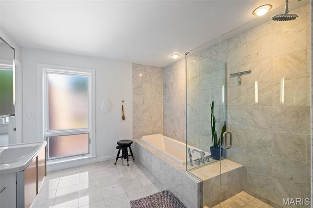 7526 Washington Avenue, University City, MO 63130