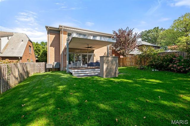 7526 Washington Avenue, University City, MO 63130