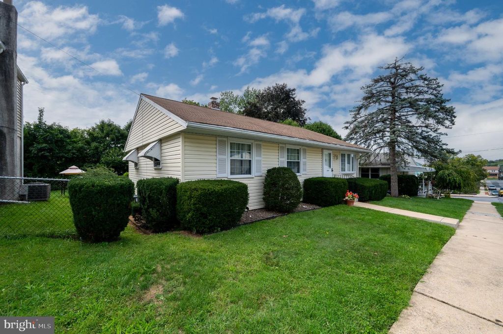 3224 GRAY ST, Laureldale, PA 19605