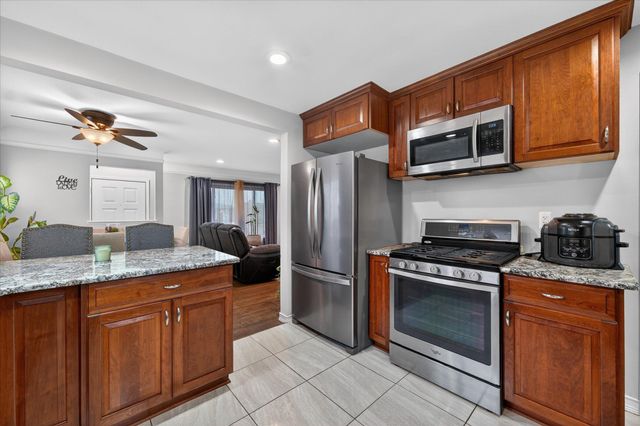 21519 Willow Wisp Street, Saint Clair Shores, MI 48082