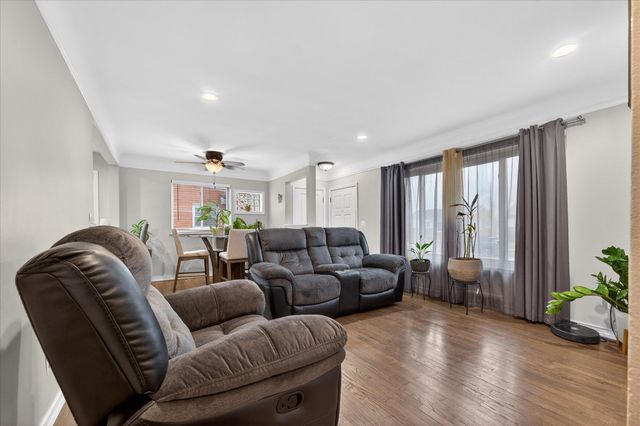 21519 Willow Wisp Street, Saint Clair Shores, MI 48082