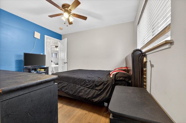 21519 Willow Wisp Street, Saint Clair Shores, MI 48082