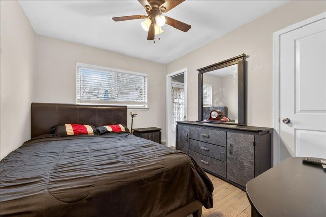 21519 Willow Wisp Street, Saint Clair Shores, MI 48082