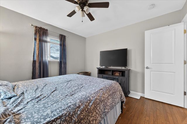 21519 Willow Wisp Street, Saint Clair Shores, MI 48082