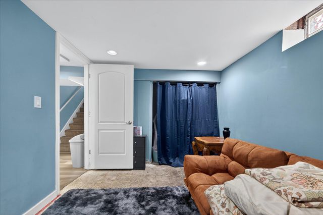 21519 Willow Wisp Street, Saint Clair Shores, MI 48082