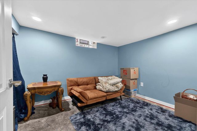 21519 Willow Wisp Street, Saint Clair Shores, MI 48082