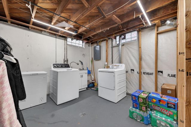 21519 Willow Wisp Street, Saint Clair Shores, MI 48082