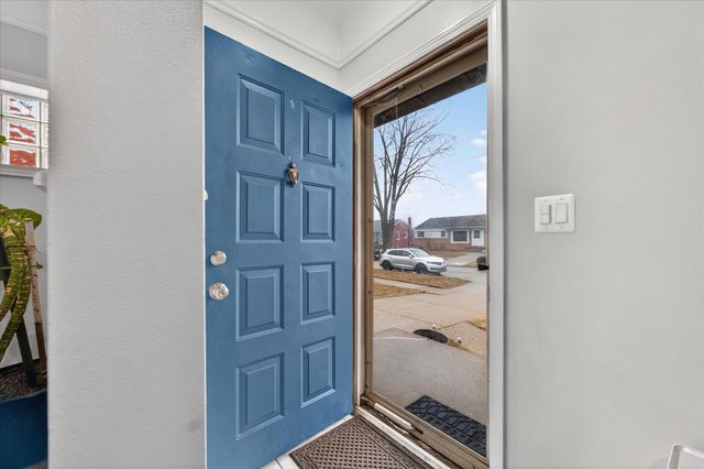 21519 Willow Wisp Street, Saint Clair Shores, MI 48082