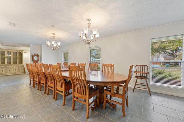 40 Greenbriar Drive, Gulfport, MS 39507