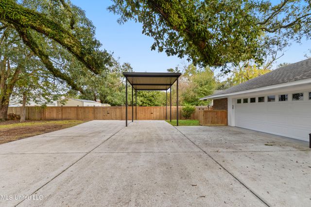 40 Greenbriar Drive, Gulfport, MS 39507