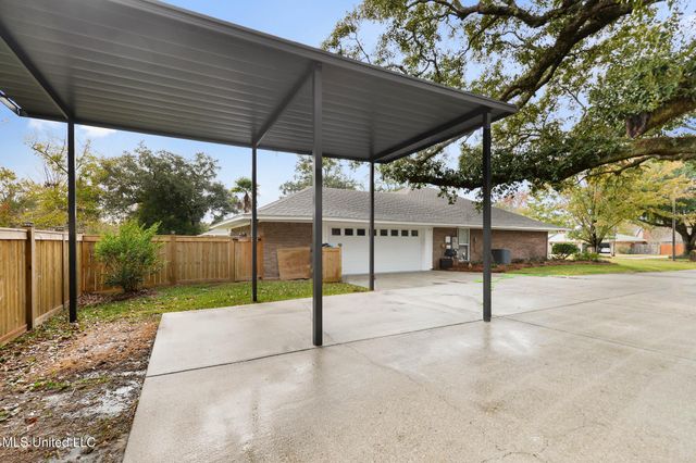 40 Greenbriar Drive, Gulfport, MS 39507