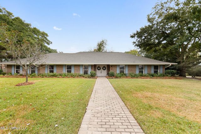 40 Greenbriar Drive, Gulfport, MS 39507