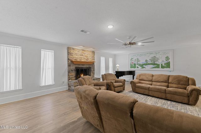 40 Greenbriar Drive, Gulfport, MS 39507