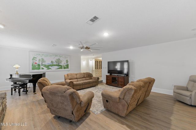 40 Greenbriar Drive, Gulfport, MS 39507