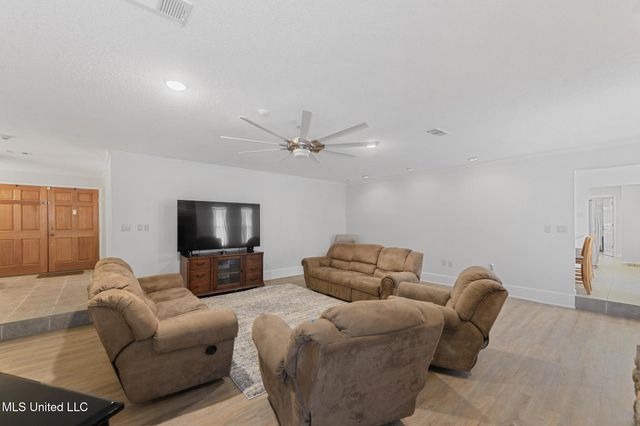 40 Greenbriar Drive, Gulfport, MS 39507