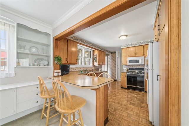 18 E Tacoma Avenue, Latrobe, PA 15650