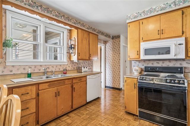 18 E Tacoma Avenue, Latrobe, PA 15650