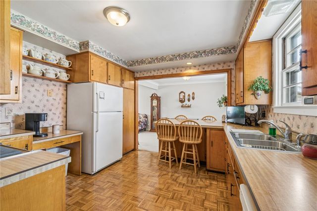 18 E Tacoma Avenue, Latrobe, PA 15650