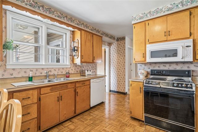 18 E Tacoma Avenue, Latrobe, PA 15650