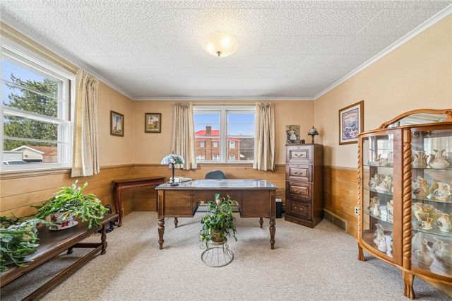 18 E Tacoma Avenue, Latrobe, PA 15650