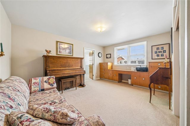 18 E Tacoma Avenue, Latrobe, PA 15650