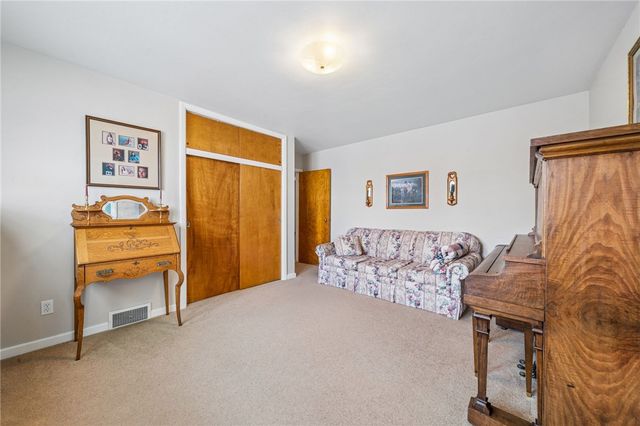 18 E Tacoma Avenue, Latrobe, PA 15650