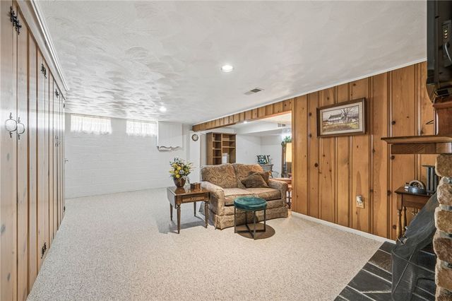 18 E Tacoma Avenue, Latrobe, PA 15650