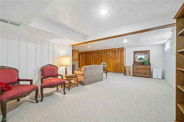 18 E Tacoma Avenue, Latrobe, PA 15650