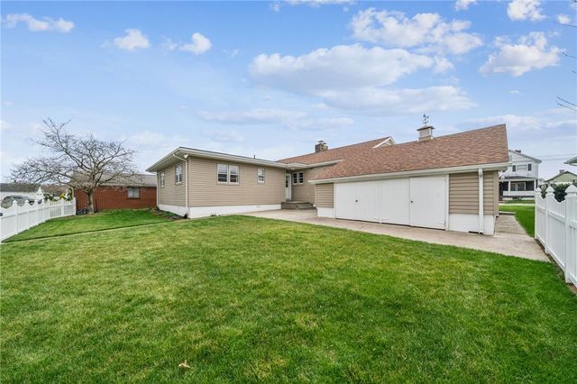 18 E Tacoma Avenue, Latrobe, PA 15650