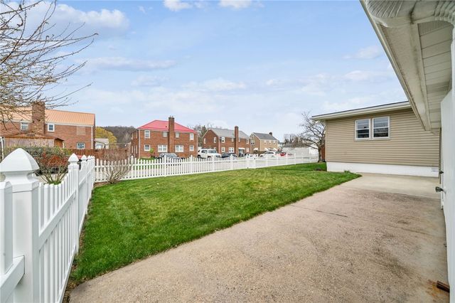 18 E Tacoma Avenue, Latrobe, PA 15650