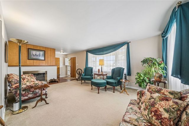 18 E Tacoma Avenue, Latrobe, PA 15650