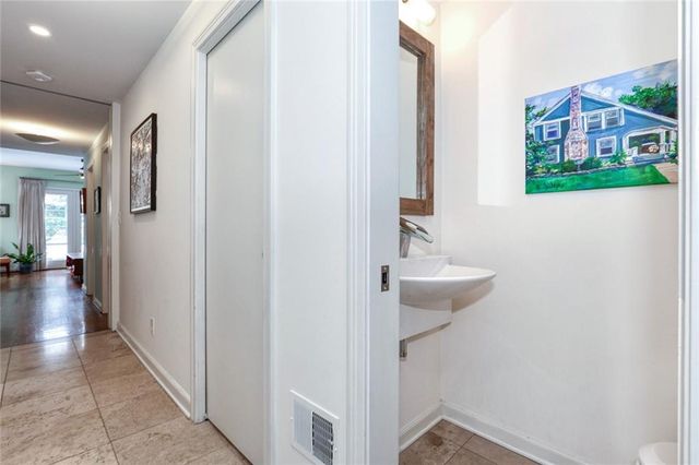 4966 Westwood Road, Kansas City, MO 64112