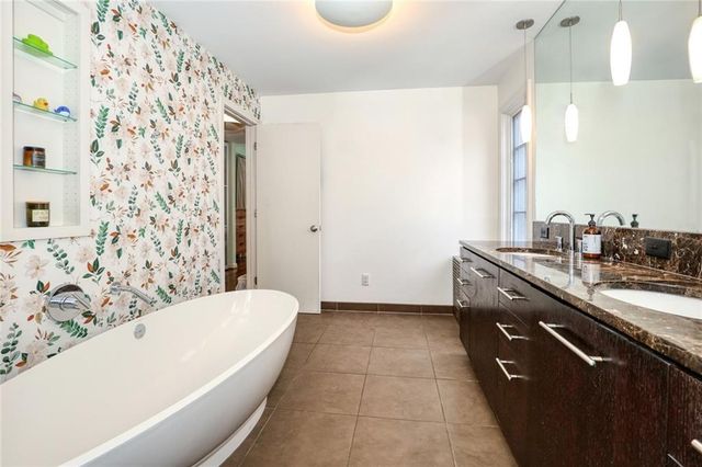 4966 Westwood Road, Kansas City, MO 64112