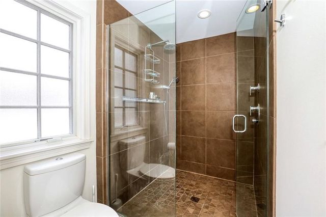 4966 Westwood Road, Kansas City, MO 64112