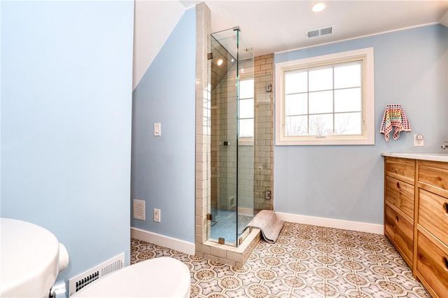 4966 Westwood Road, Kansas City, MO 64112