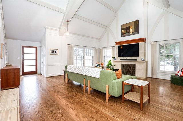 4966 Westwood Road, Kansas City, MO 64112