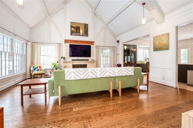 4966 Westwood Road, Kansas City, MO 64112