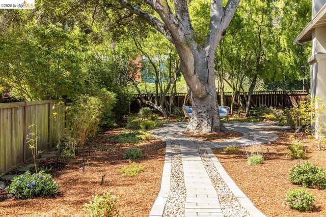 71 Norwood Ave, Kensington, CA 94707