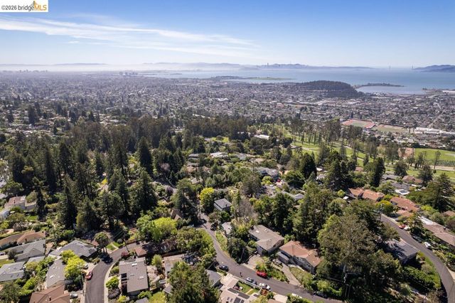 71 Norwood Ave, Kensington, CA 94707