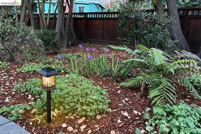 71 Norwood Ave, Kensington, CA 94707